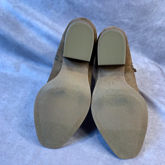 NWT Woman's Universal Thread Solita Faux Suede Cowboy Booties - Picture 9 of 14